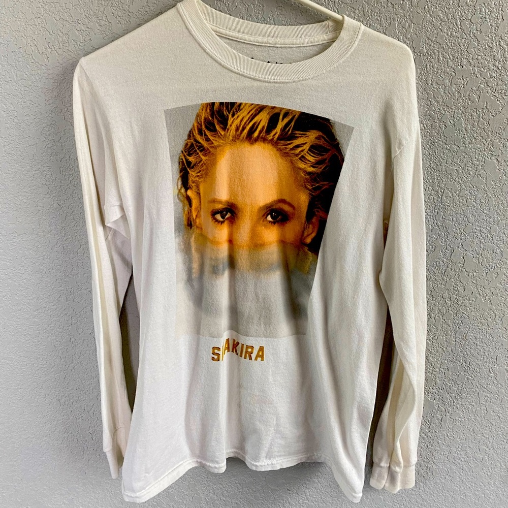Shakira 'El Dorado' long sleeved shirt